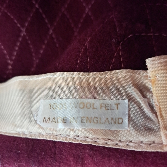 Vintage wool hat Made in England Circumference approx 21.5" Burgundy and pink - Picture 16 of 16